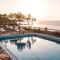 Cavos Bay Hotel & Studios