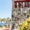 Cavos Bay Hotel & Studios