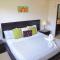 3 Br Penthouse with Private Rooftop + Jacuzzi, Pool, Gym & Beach Club, Sabbia