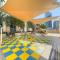 Stylish 1BR With Maid Apartment In Downtown With Pool And Gym - Dubaj