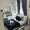 Compact and Bright Studio Flat West London 3A - 伦敦