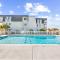 Walk to Ocean North Myrtle Beach Condo with Pool - ميرتل بيتش