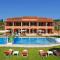 Dimitris Apartments