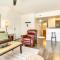 3 Mi to TPC Chic Condo with Pool Access and Grills - 斯科茨
