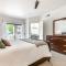 3 Mi to TPC Chic Condo with Pool Access and Grills - 斯科茨
