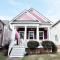 Pink House with Game Room - 3BR - كولومبيا