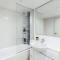 Great Value CBD 2 Beds Apt Free Carpark Pool and Gym