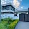 Villa Palmeras - 4 Bedrooms AC Modern Luxury Villa