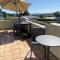 Close motorway, free breakfast, Fabulous views, selfcontained - Auckland