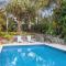 Pool side Luxury pet friendly - walk to the beach - Alexandra Headland