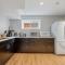 Cozy and Welcoming 2BR Basement Suite In The Heart of Calgary - Calgary