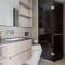 Luxury 2BR Apt Opposite Southern Cross