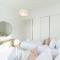 LUX The Beachfront Island View Suite - Dubaj