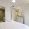 Livbnb-Modern 1BR Oasis with Stunning Terrace, JVC