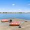 Lakehouse with Jetty & Pool