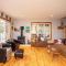 Beach Hill Cottage with Beautiful Water View - New Glasgow