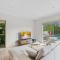 Front Lake View 4Bed Home with Pool and Mins to Mall - Doolandella