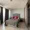 2 VENATOR House Boutique