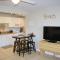 Naples Park Oasis - Cozy Two Bedroom Apartment - Naples