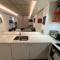London Excel Cosy Apartment with Balcony & River View close to O2 Arena, Cable Car, City Hall - 伦敦