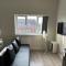 Recently renovated apartment free parking - Liverpool