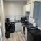 Recently renovated apartment free parking - Liverpool