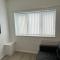 Recently renovated apartment free parking - Liverpool