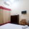 RedDoorz at Senaz Guesthouse Mataram - 马塔兰