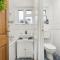 Spacious One Bedroom Private Flat in Brixton +Wifi - London