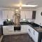 Hereford - Robin Coach House - Located On City Outskirts In North Hereford - Modern 2 Bedroom Property With Parking - Suitable For Small Family, Couple Or Contractors - Hosted by RENTMYHOUSE