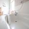 Pass the Keys Spacious and Comfortable 3 Bed Home in Birkenhead - Birkenhead