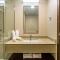 Silkhaus newly furnished studio facing DIFC with pool and gym access - 迪拜