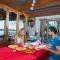 Abad Premium House Boat