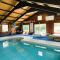 Hop Loft-Barn Conversion, with access to Pool & Hot Tub-at Fox Valley Cottages - Looe