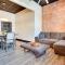 Custom-Designed Studio Across From Washington Park - كوينسي