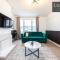 3BR Modern Home - HIGH STREET LOCATION by Luxiety Stays Serviced Accommodation - 切姆