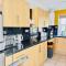 Newly redecorated 4 bed with private courtyard and terrace 5 mins to racing