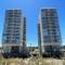 Departamento de lujo frente al mar con vista panorámica, pileta y cochera privada