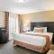 Relax and Recharge Onsite Restaurant and Gym - 西奥兰治