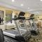 Relax and Recharge Onsite Restaurant and Gym - 西奥兰治