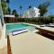 Beachfront Alma Villa with Private Pool ZanzibarHouses - 吉汶瓦