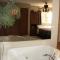 Unit126, 2 bedroom Lower Duck Lake Condo - إيغل ريفير