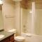 Unit126, 2 bedroom Lower Duck Lake Condo - إيغل ريفير