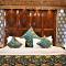 LUXURY Suite BY SP Group OF Houseboats - Srinagar