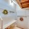 1 Mi to Cranmore Mountain Charming Conway Apt! - Норт-Конвей