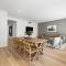 The Palmstone Collective - 4BR, Wifi, Parking - 格莱内尔格