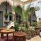 Riad le Consulat - Riad privé avec services - As-Suwajra