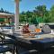 Beautiful Home In Grubine With Jacuzzi