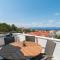 Nice Apartment In Supetar With Jacuzzi