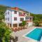 Apartment Ravni V